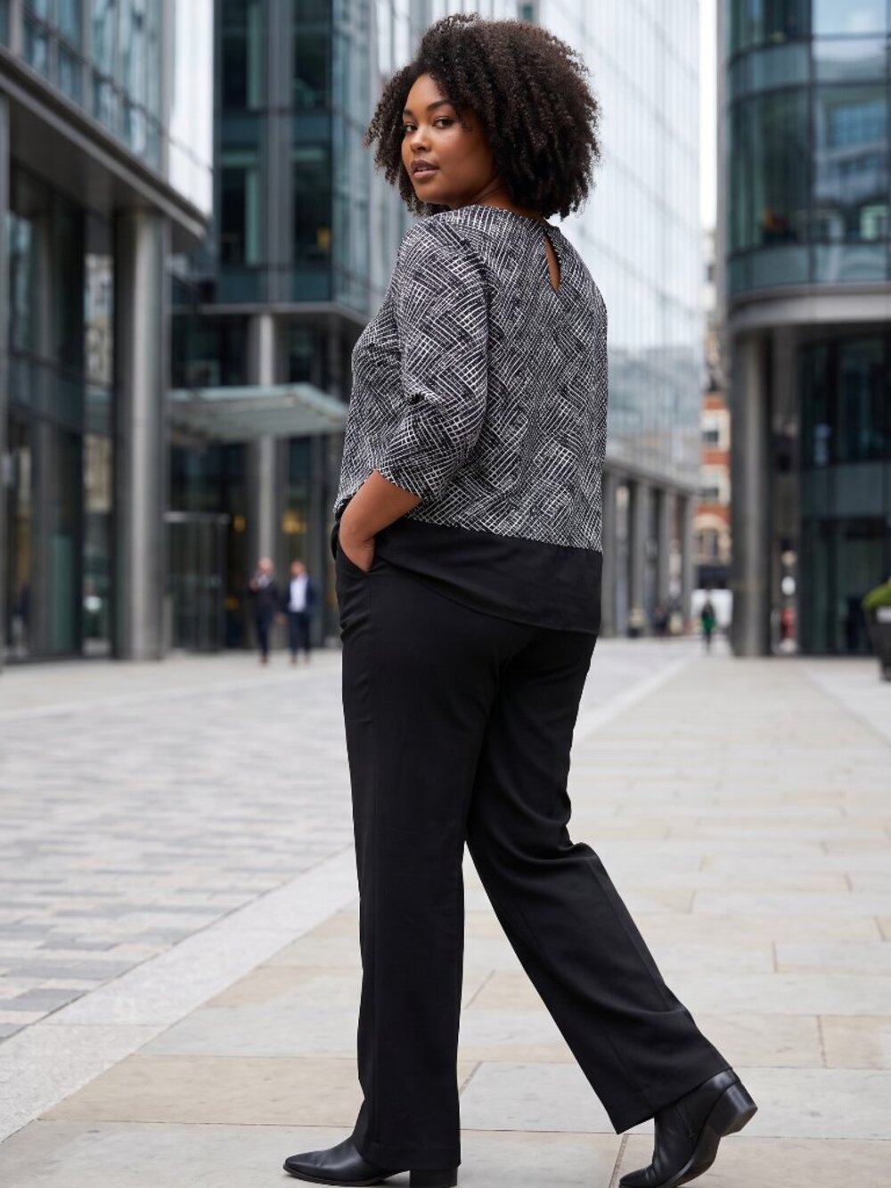 Atmosphere Blouse - Picture 2 of 13